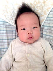 「オー」のお口をすると、鼻と口の間が赤くなっちゃうの