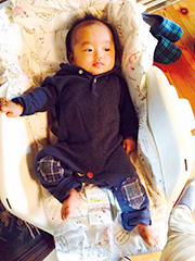 お下がりを着てます。イタリア土産。
